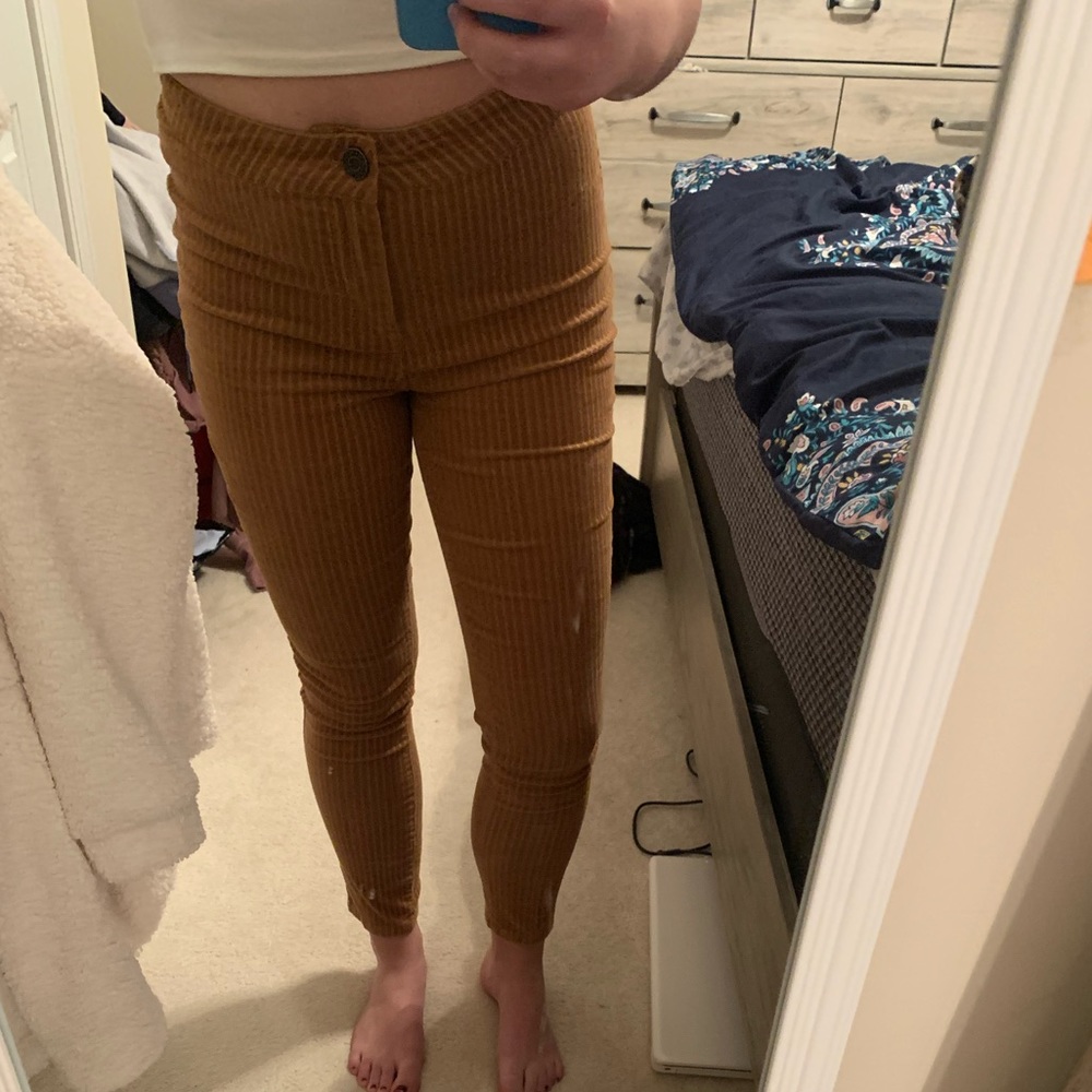 Trendy cropped pants